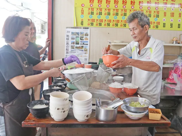 芳德豬肉冬粉,炭火攤車。
