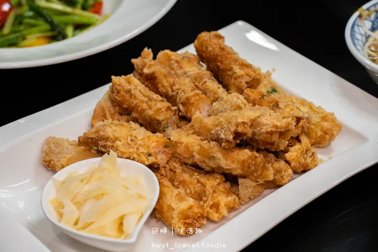 [2026台南過年聚餐餐廳]周氏蝦捲國宴廳，每人600元吃遍12道國宴級台南小吃美食！新春開運年菜開箱，帶長輩吃飯超有面子