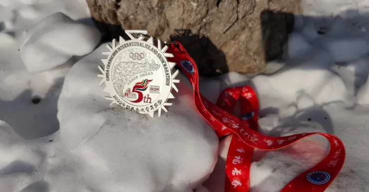 21公里完賽獎牌自拍