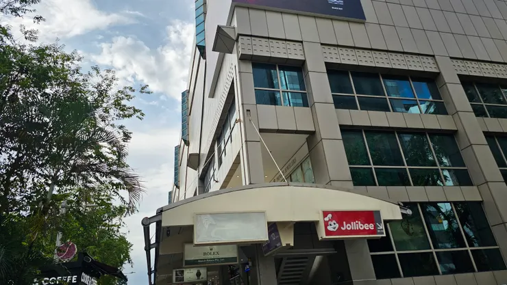 快樂蜂位在新加坡烏節路的幸運商業中心!