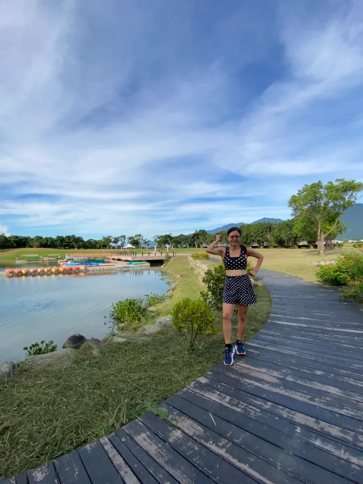 雖然姿勢有點醜,但我驕傲,我是有肌肉的放山雞