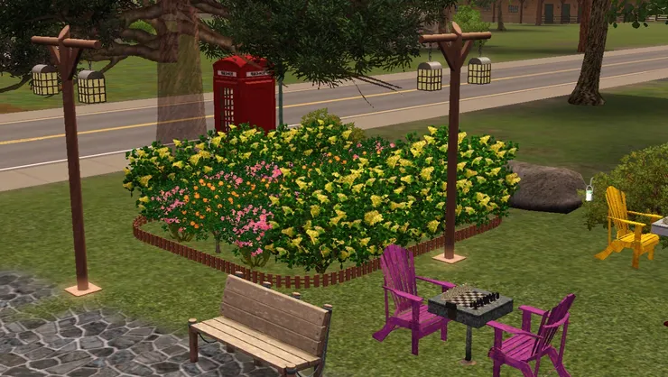 這個花圃跟路對面的花圃互相輝映。