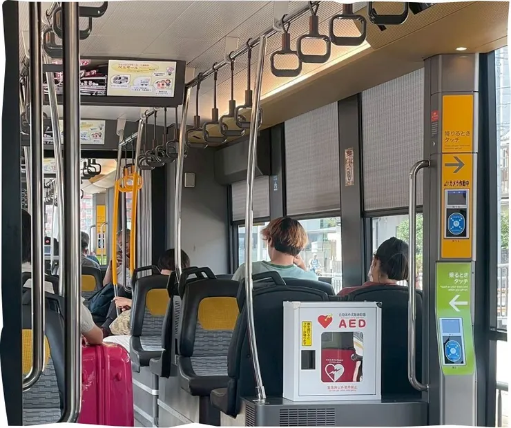 車廂內部：上車刷下面，下車刷上面