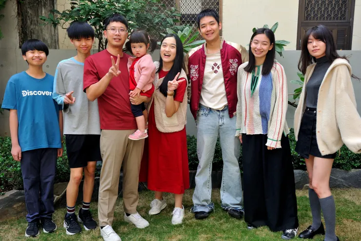 【照例大年初一早上在院子拍合照】