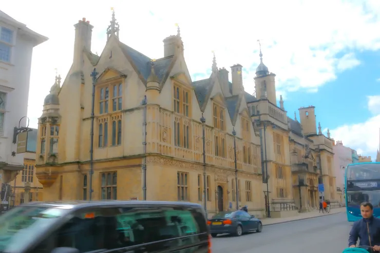 牛津大學考試學院