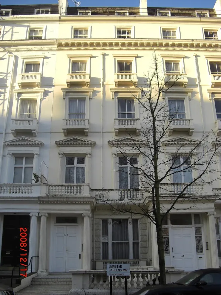 鬼影幢幢的英式公寓