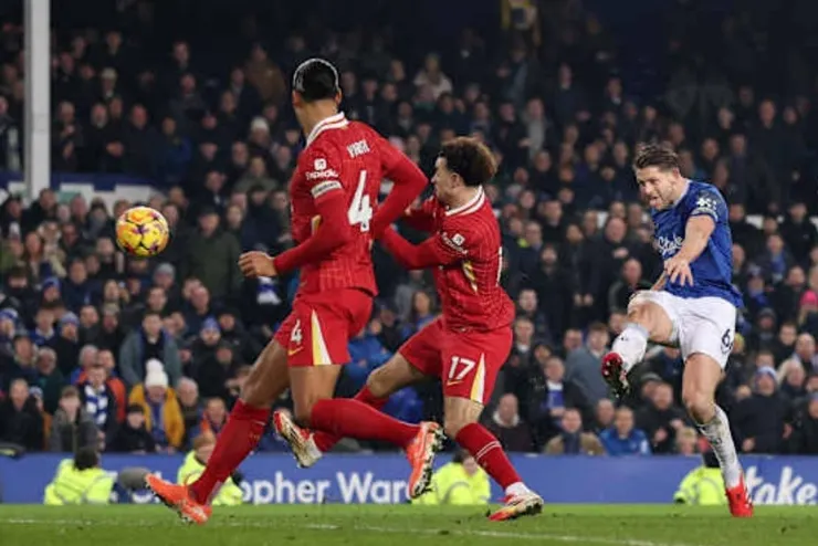 達哥夫斯基完場前建功助愛華頓追和2:2