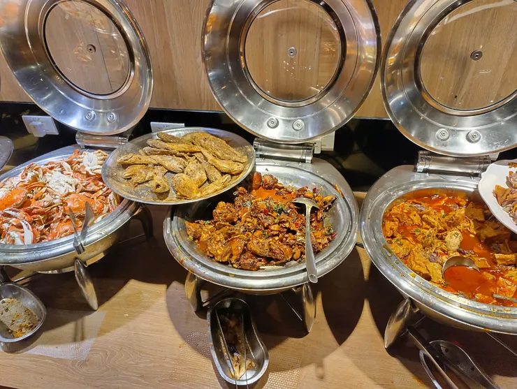 螃蟹 炸魚 三杯雞 麻辣燙