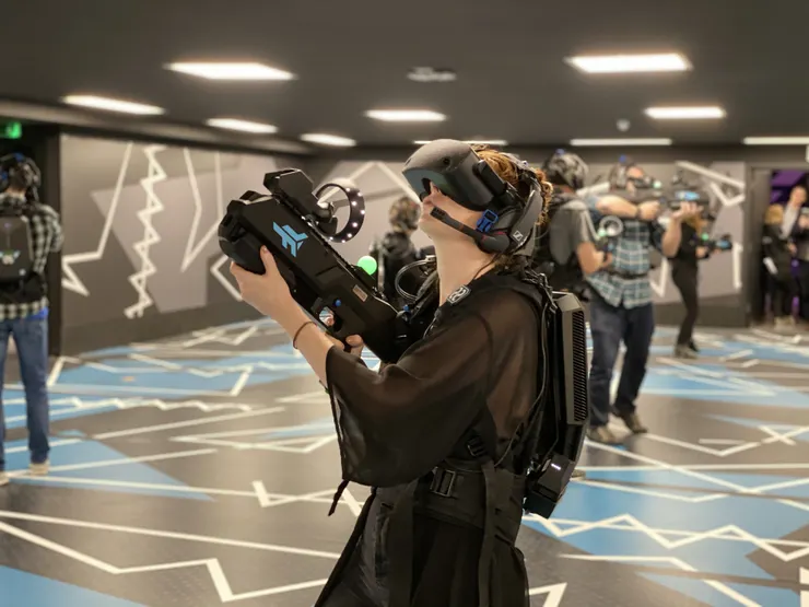 多人同步且身歷其境的敘事體驗方式