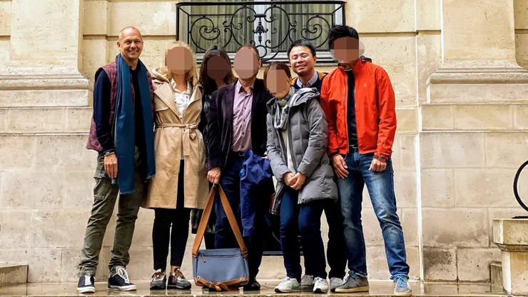 左一為 Tony Fadell，右二為洪福利 Felix。 Felix 提供。