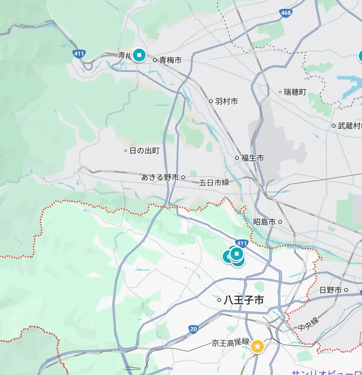 右下創價大學，左上勝沼神社