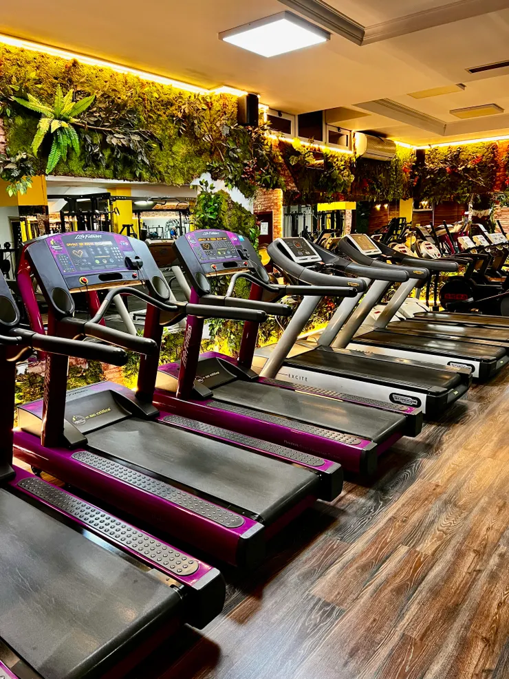 疫情下的健身房和跑步機