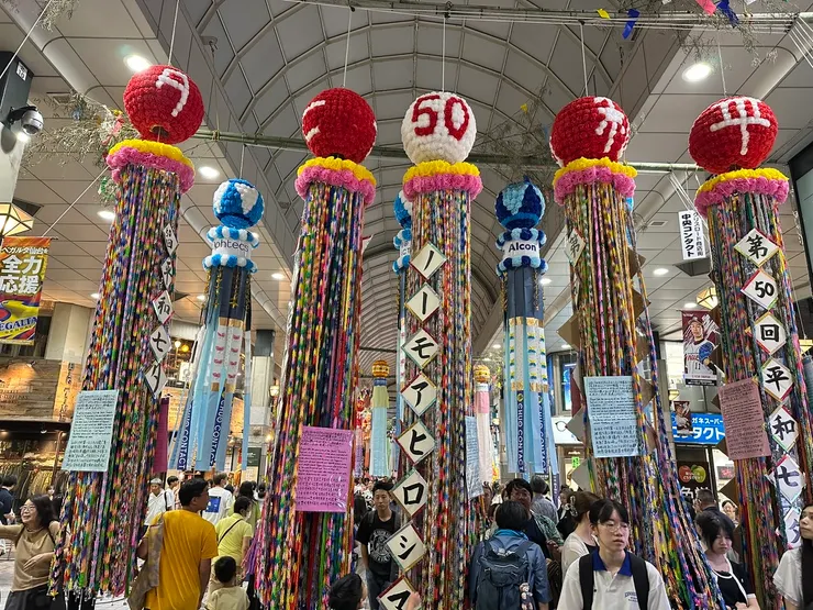 8/6是廣島核爆日，所以每年都會有大型紙鶴吊飾，為受災者祈福