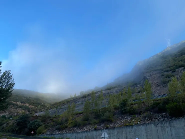 天亮後美麗的山嵐