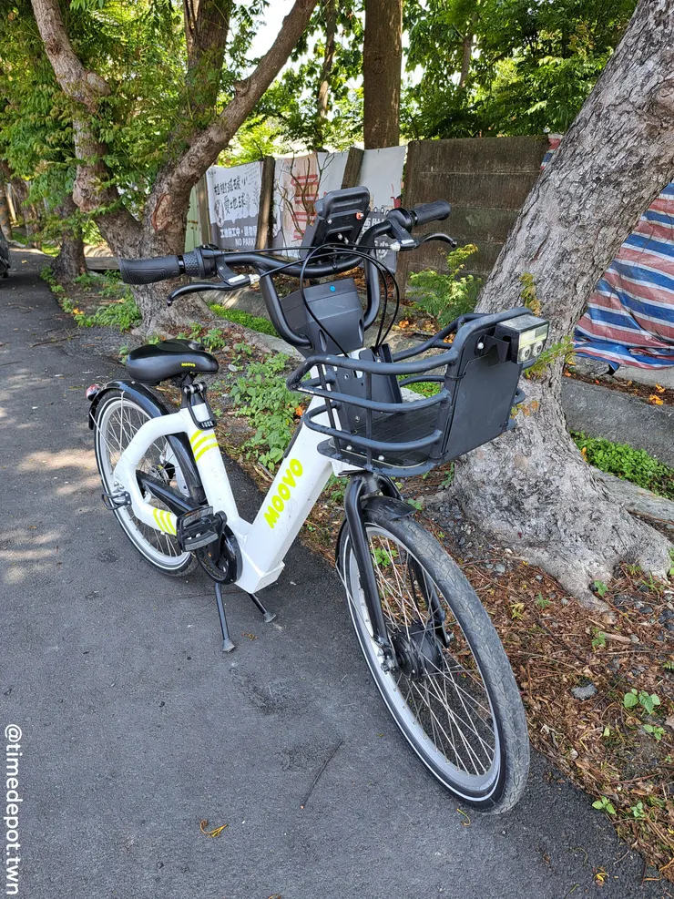 雲林的公共自行車採用Moovo的無樁系統，龍頭上還有手機架可以供導航使用