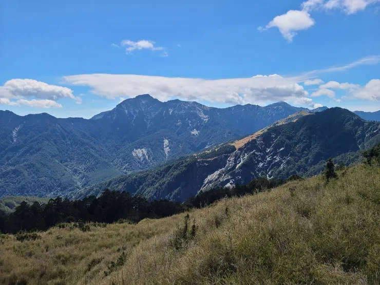 整趟行程少見的風景照,因為之後都在樹林裡了