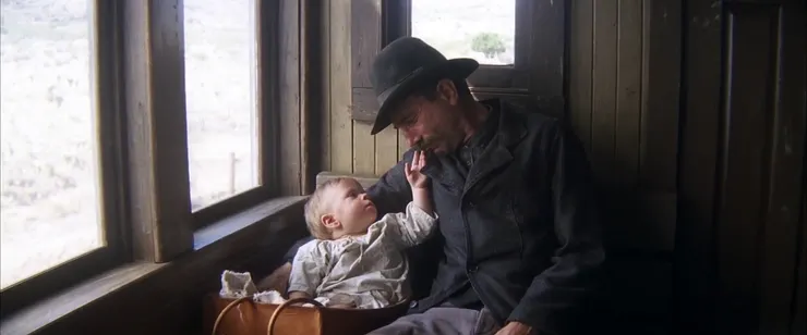 普蘭尤與年幼的H.W.