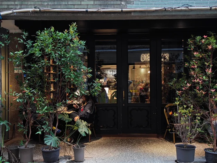 每家都透露著店家獨特的生命經驗和審美風格