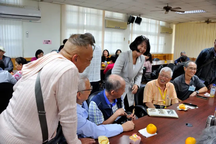 校友會不是重點回首當年話不完