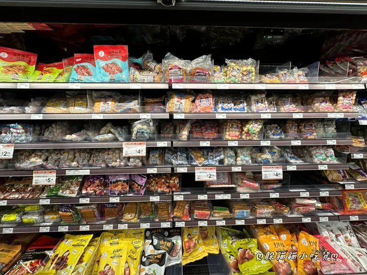 火鍋or煮湯必備的丸類食物、蟹味棒、甜不辣通通買得到