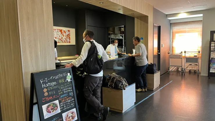 5點左右辦理入住的人不多。