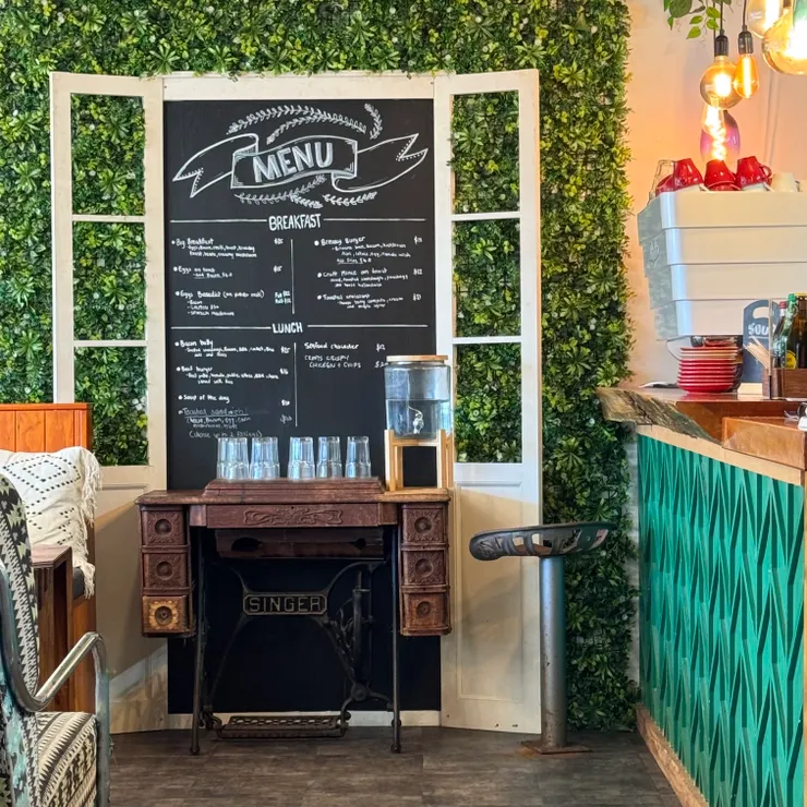 Waitara喝咖啡，吃午餐