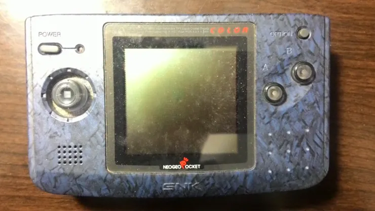 早已不知道壞掉多久的snk掌機