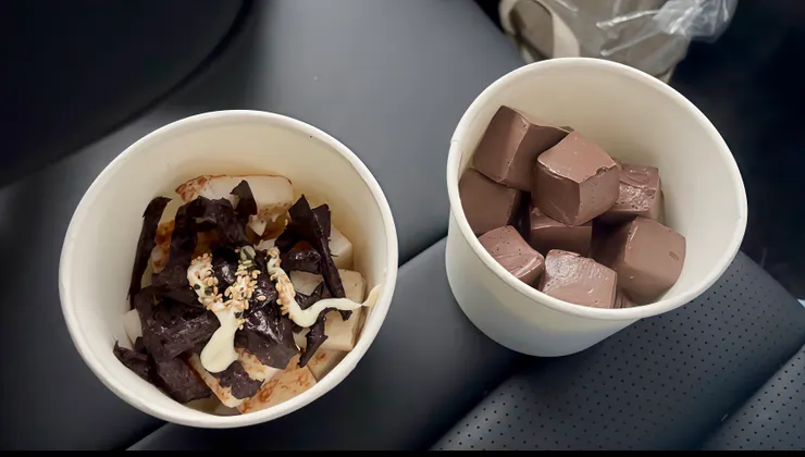 左為海苔蘿蔔糕 右為豬血湯