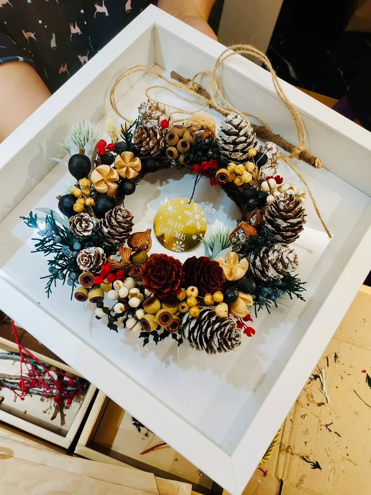花藝術同學做的耶誕花圈作品