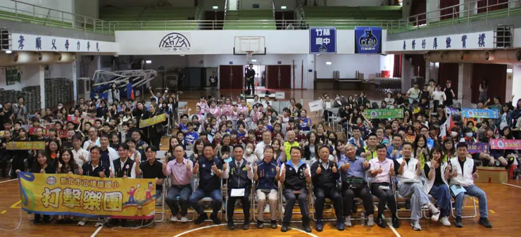 ▲來自南勢角學園來賓與師生齊聚竹林中學，以音樂、舞蹈與熱情共同點亮舞台，展現跨校共學、青春共好的教育能量。