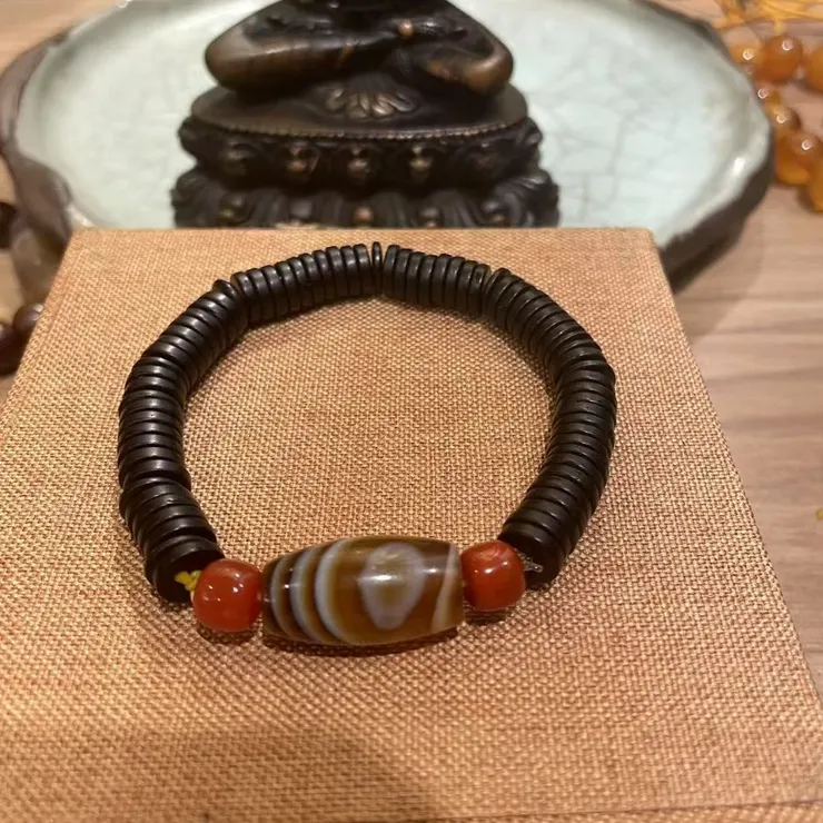 老纏絲瑪瑙一眼天珠配南紅3