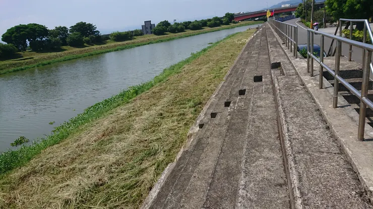 競渡觀賽看台(太陽廟前堤防外)