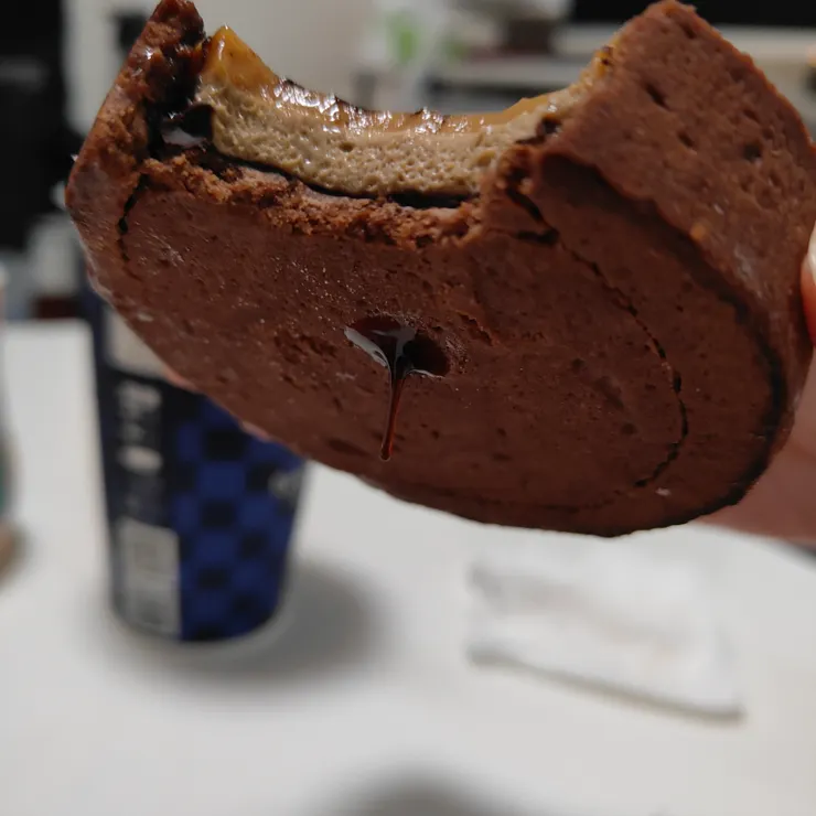 底下不知道漏什麼出來