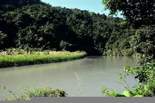 群山圍繞的九芎湖