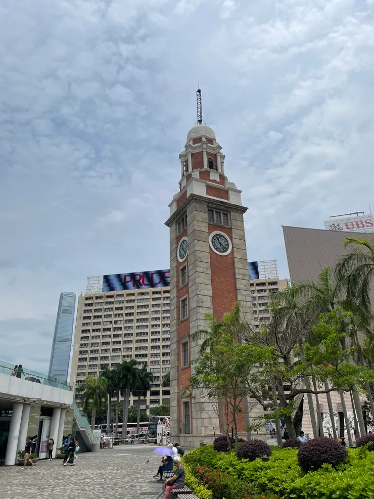 維多利亞港的鐘樓。