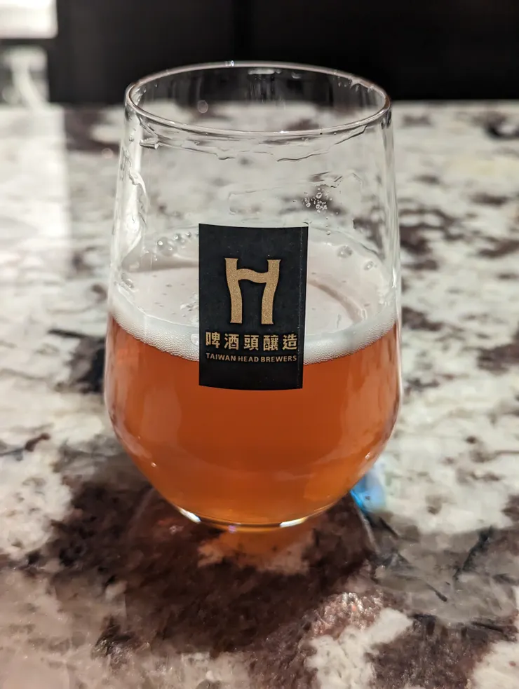 酒體橙色，稍濁