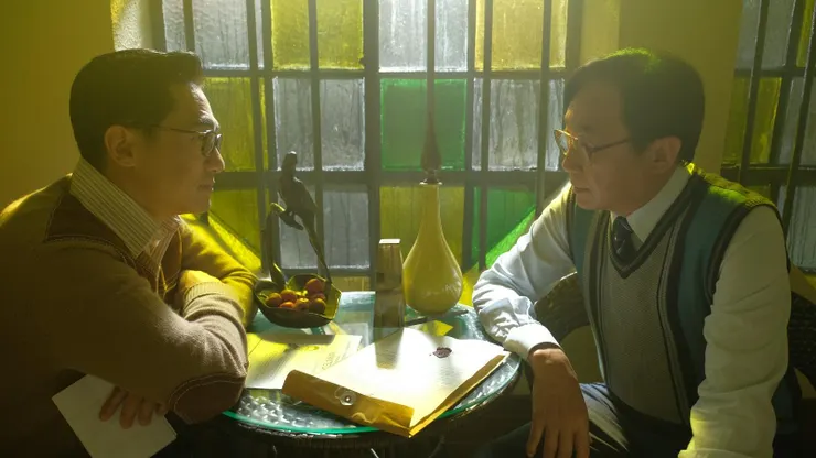 與藍江（梁朝偉）的言語攻防戰亦意外好看