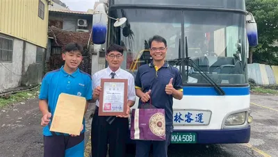 只剩他1人搭車！晚自習要坐末班公車　暖心司機每晚默默等他