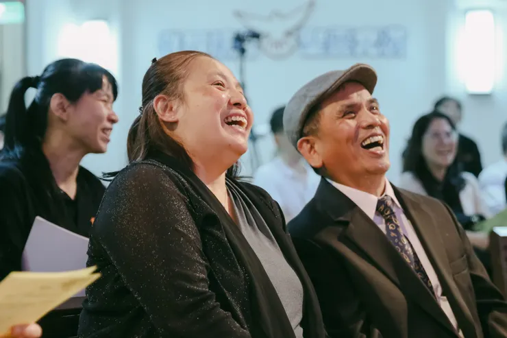 好友笑談許秀柱的羅曼史，大夥兒哄堂大笑。