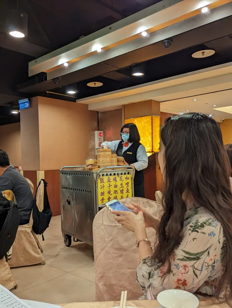 港九香滿樓的蒸籠推車