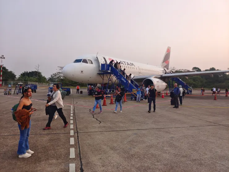 馬爾多納多港機場。