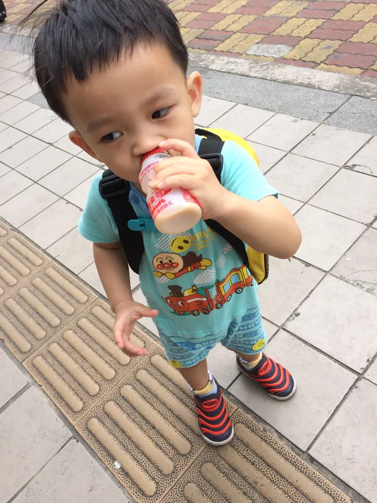 爸爸幫你排到幼兒園入學名額，你要用功讀書。