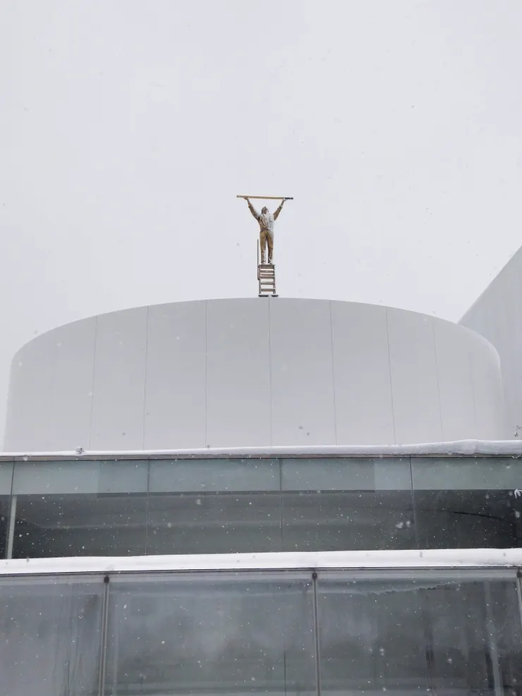 金澤21世紀美術館-《丈量天空的男人》