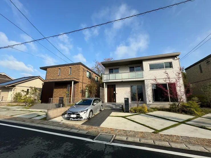 Akikawa VillasⅠ停車空間，可容納三台。