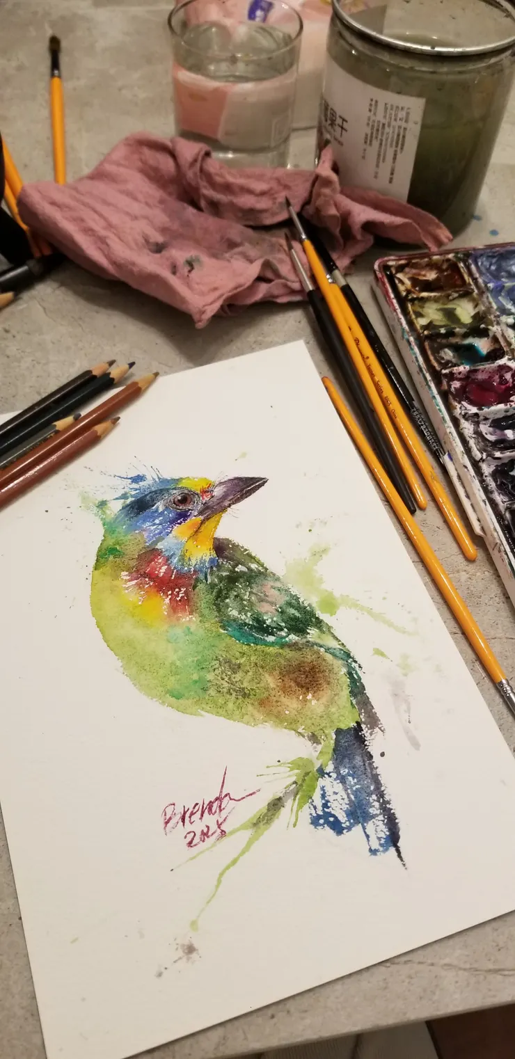 有時會加入木顏色作畫