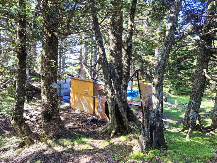 ▲南湖池及廢棄山屋