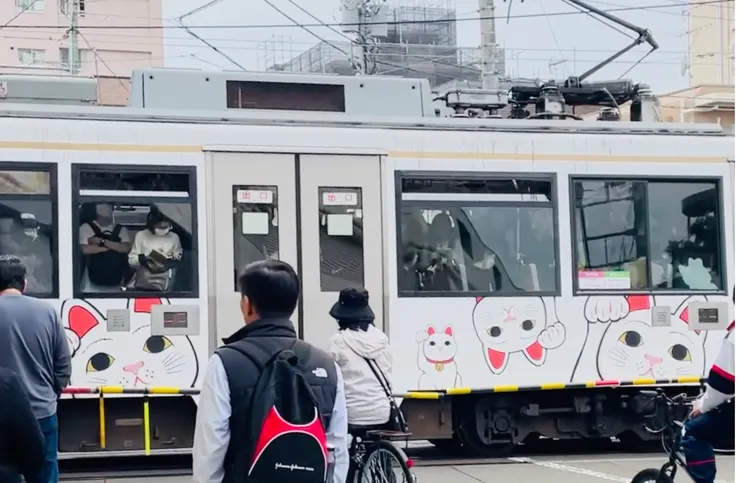 幸福的招財貓電車