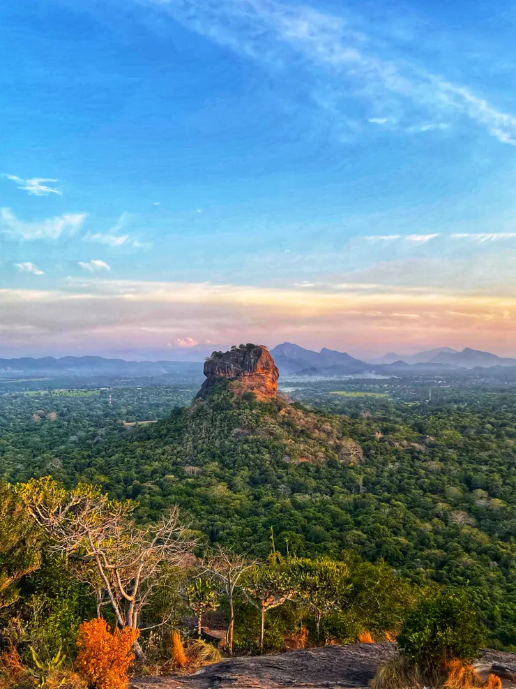 Pidurangala Rock上觀看獅子岩