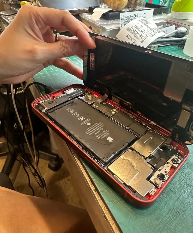 iPhone 12泡水清洗完成