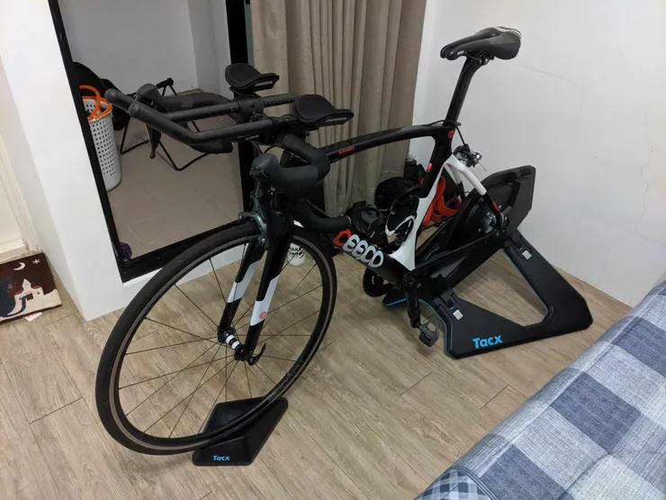 訓練台 Tacx NEO 2T - 訓練省時高效的好夥伴